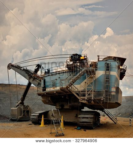 Giant excavator at Jwaneng diamond mine in Botswana, at the bottom of the pit