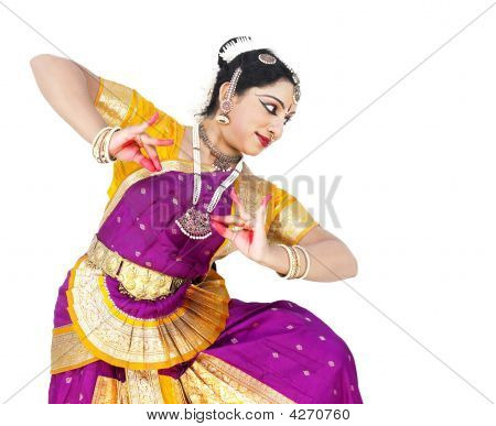여성 Bharathanatyam 댄서