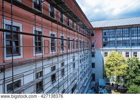 Fatih, Istanbul, Turkey - 07.05.2021: Platform Detail Of Construction Of One Of The Faculty Building