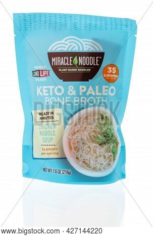 Winneconne, Wi -18 July 2021:  A Package Of Miracle Noodle Keto Paleo Lono Lige Bone Broth Chicken N