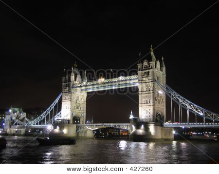 Tower Bridge bei Nacht