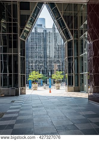 Pittsburgh, Pa - 5 July 2021: Modern Architecture In Ppg Place In Downtown Pittsburgh