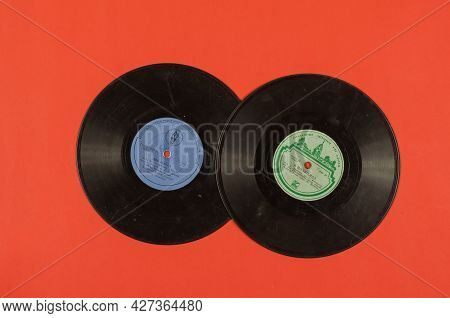 Two Old Vinyl Records Of Soviet Music On Red. Gramophone Records 1956, Ussr. Songs By Maya Kristalin