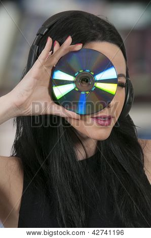 Kobieta gospodarstwa Cd lub Dvd