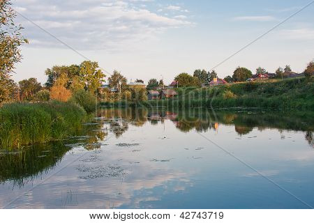 schÃ¶ne Sommerlandschaft bei einem Teich, Vladimirskiy Gebiet, Russland