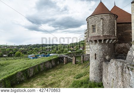 Hunedoara, Transylvania, Romania -  May 31, 2021:  One Of The Towers Of The Hunedoara Castle, Also K