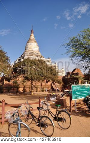 Shwesandaw Pagoda Pyay Temple Chedi For Burmese People Foreign Travelers Travel Visit Respect Prayin