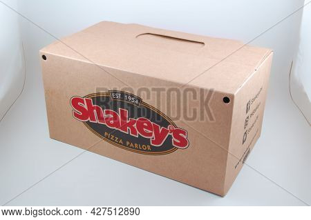 Manila, Ph - July 22 - Shakeys Take Out Chicken And Pizza Box On July 22, 2021 In Manila, Philippine