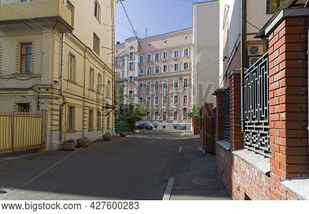 Moscow, Russia - July 18, 2021: Golikovsky Lane. Zamoskvorechye, Moscow, Sunny Morning In Mid-july.