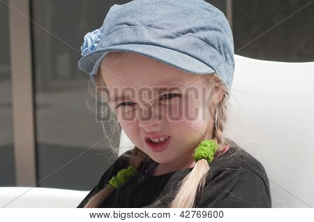 张良的小女孩
