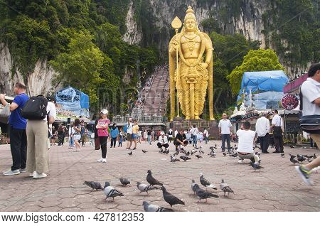 August 21, 2017. Gombak, Malaysia. People Taking Pictures In Front Of The Landmark Lord Murugan Stat