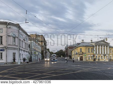 Moscow, Russia - 02 July 2021, General View Of Yauzskaya Street Is One Of Oldest Streets Of City