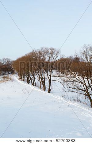 Cold winter in Pereslavl' Zaleski frozen river