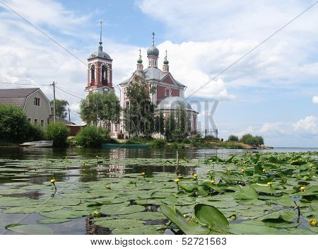 Pereslavl. Forty Martyrs Church in the mouth of the river Trubezh. Golden ring of Russia