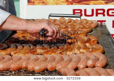 Saucisses grillées au charbon