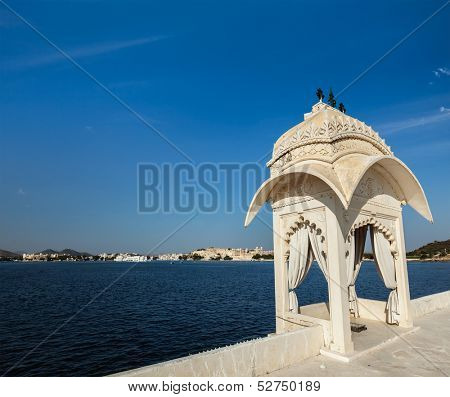 Lake Pichola. Udaipur, Rajasthan, India