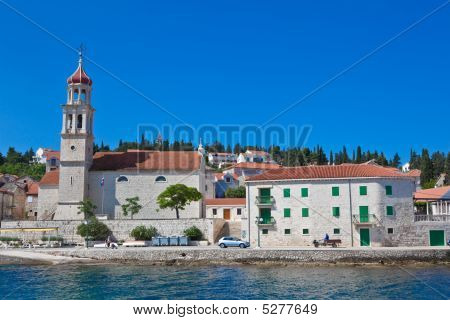 Sutivan en la isla de Brac, Croacia