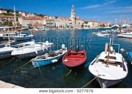 Sutivan en la isla de Brac, Croacia