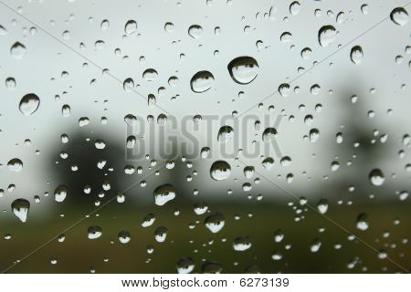 Regn på fönster