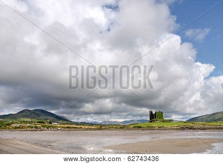 Ballycarbery Castle