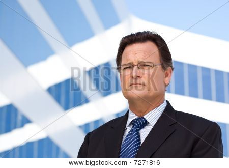Empresário confiante, bonito