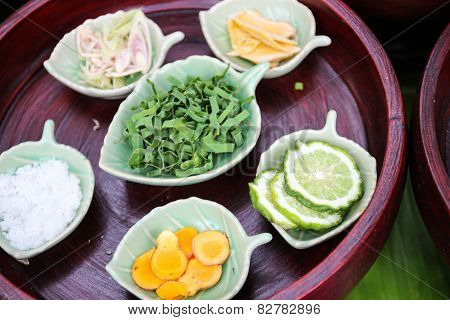 Kaffir Lime, Curcuma, Zingiber, Camphor, Pandanus