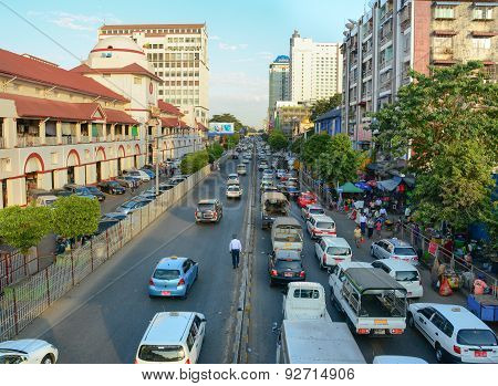 Sule Boulevard With Bogyoke Market In Yangon