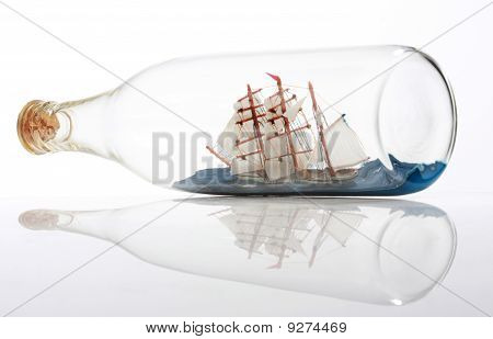 Bottiglia e la nave