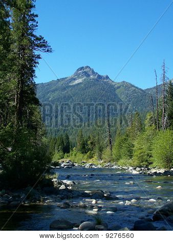 Trinity Alps, Trinity River