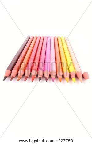 ดินสอสีมีสีสันสวยงาม
