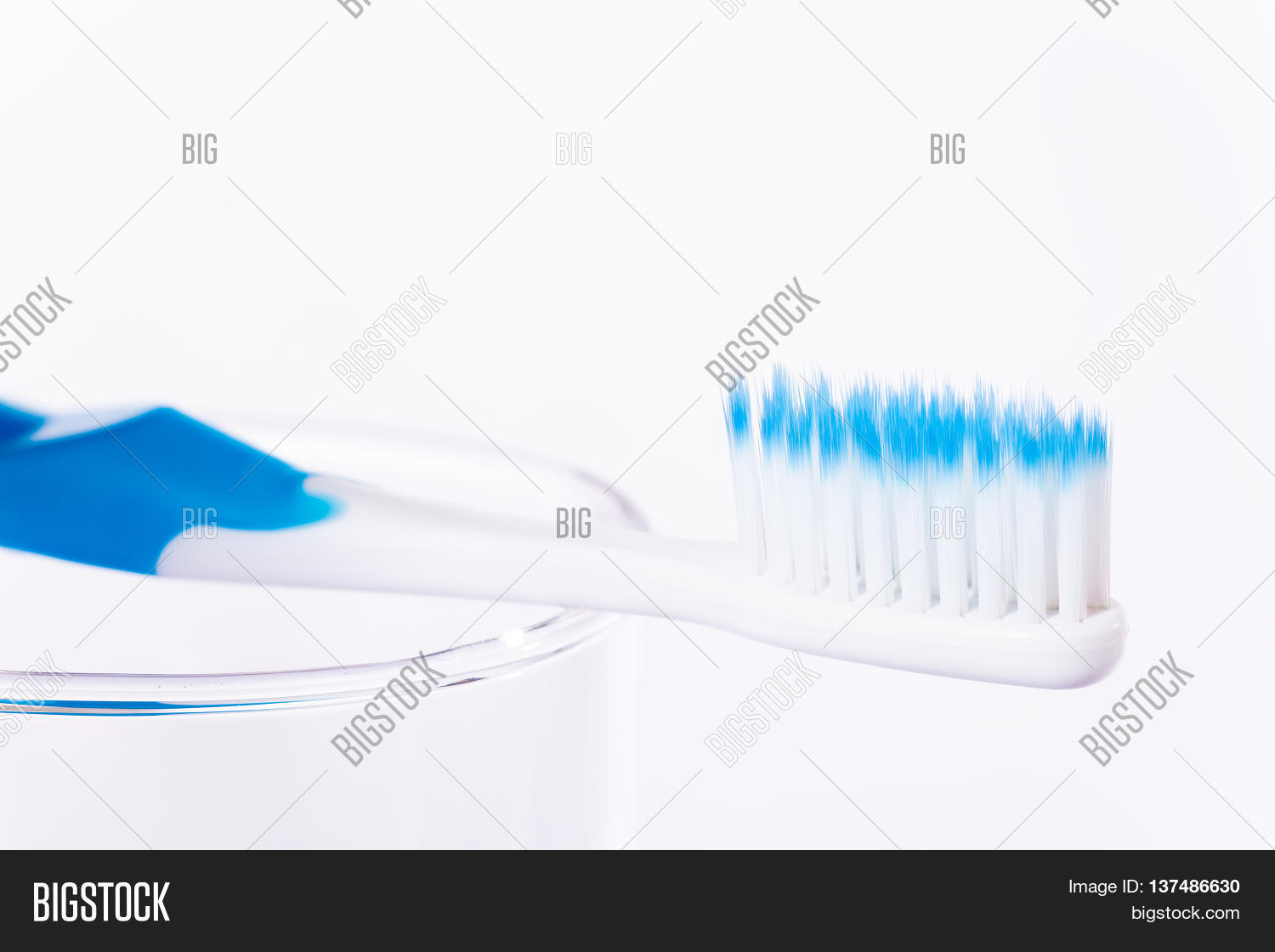 закругление кончиков щетинок зубной щетки. насадка philips sonicare c3 premium plaque defence hx9073/07 / hx9073/33. зубная щетка с индикатором износа. зубная щетка с индикатором. зубная щетка с индикатором.