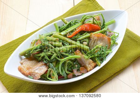 close up Fried Water minosa with crispy pork