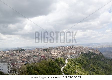 Enna is the highest Italian provincial capital (931 m above sea level)
