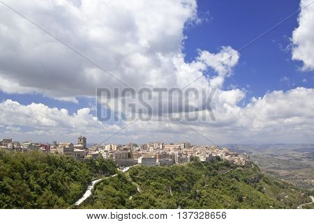 Enna is the highest Italian provincial capital (931 m above sea level)