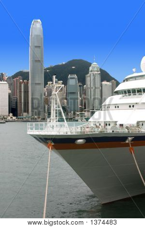 Navio e a ilha de Hong Kong
