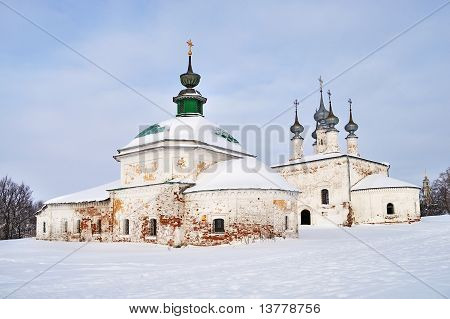 Gamle kirker i Suzdal, Rusland, vinteren
