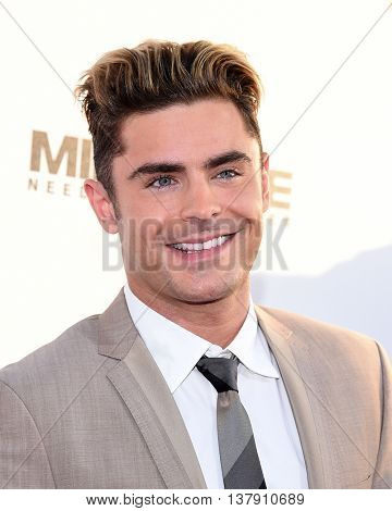 LOS ANGELES - JUN 29:  Zac Efron arrives to the 