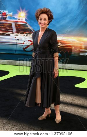 LOS ANGELES - JUL 9:  Annie Potts at the Ghostbusters Premiere at the TCL Chinese Theater IMAX on July 9, 2016 in Los Angeles, CA