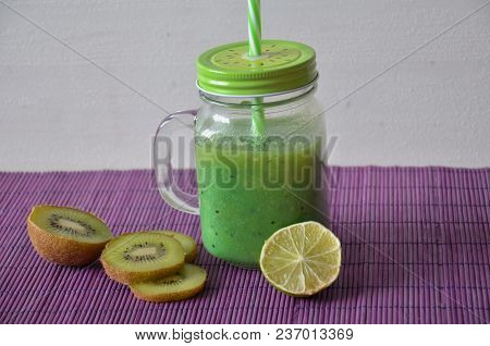 Fresh Mixed Apple And Lemon Kiwi Smoothie In Mason Jar, Healthy Eating, Superfoods.