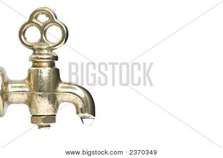 Wasserhahn mit Tropfen