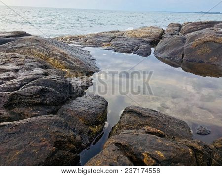 Beautiful Place In Sri Lanka Beruwala Beach Sea Background Image Beruwala Beach Is A Travel And Vaca