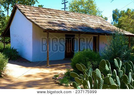Rios Adobe House Which Is The Oldest Preserved Home In California Built In 1794 Surrounded By Cacti 