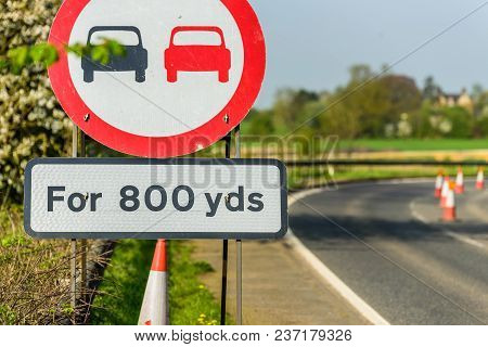 No Overtaking 800 Yards Zone Sign On Uk Motorway.