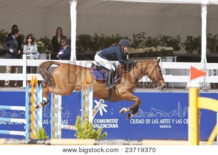 VALENCIA, Spagna - 8 maggio: Il pilota Squibb, cavallo Rusty, Gran Bretagna nel Global Champions Tour Valen