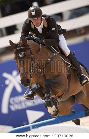 VALENCIA, Espanha - 8 de maio: França de Staut, cavalo Brasil, piloto no Global Champions Tour Valência 201