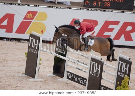 VALENCIA, Hiszpania - 8 maja: Rider Cayetano M. de Irujo, Horse Gold Edition, Hiszpania w globalnej Champio