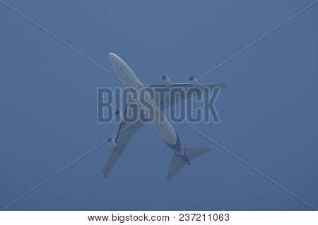 Hs-tgx Boeing 747-400 Of Thaiairway.