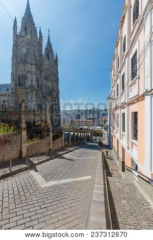 Quito Ecuador April 2018 The Basilica Church View From Garcia Moreno Street Its Known For Its Neogot