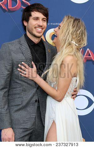 LAS VEGAS - APR 15:  Morgan Evans, Kelsea Ballerini at the Academy of Country Music Awards 2018 at MGM Grand Garden Arena on April 15, 2018 in Las Vegas, NV