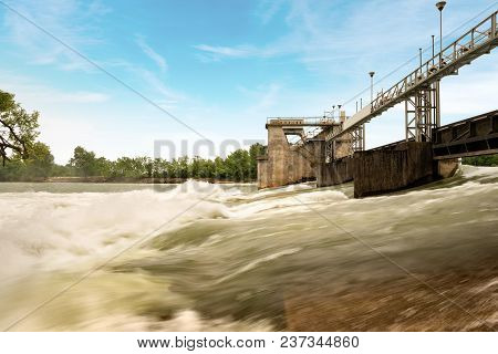 Ancient Dam In The Adige River (diga Del Pestrino) - Verona - Italy